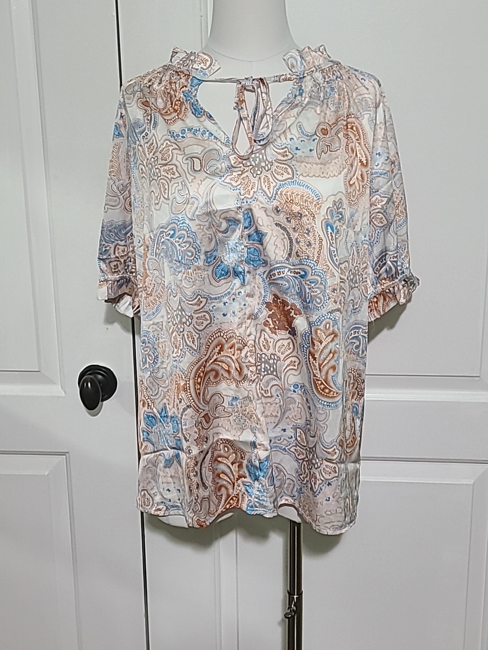 NWOT Silky Paisley Puff Sleeve Blouse
